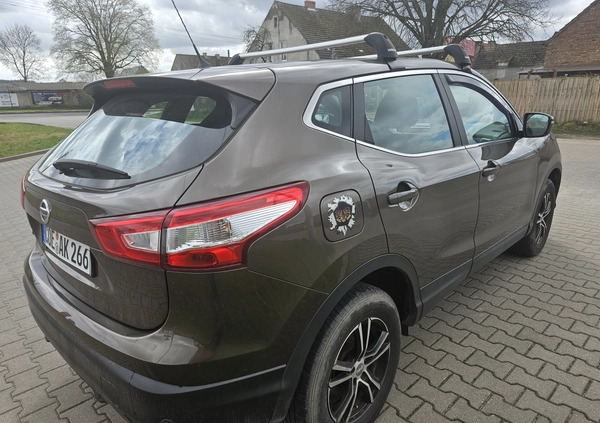 Nissan Qashqai cena 47700 przebieg: 125000, rok produkcji 2017 z Sochaczew małe 67